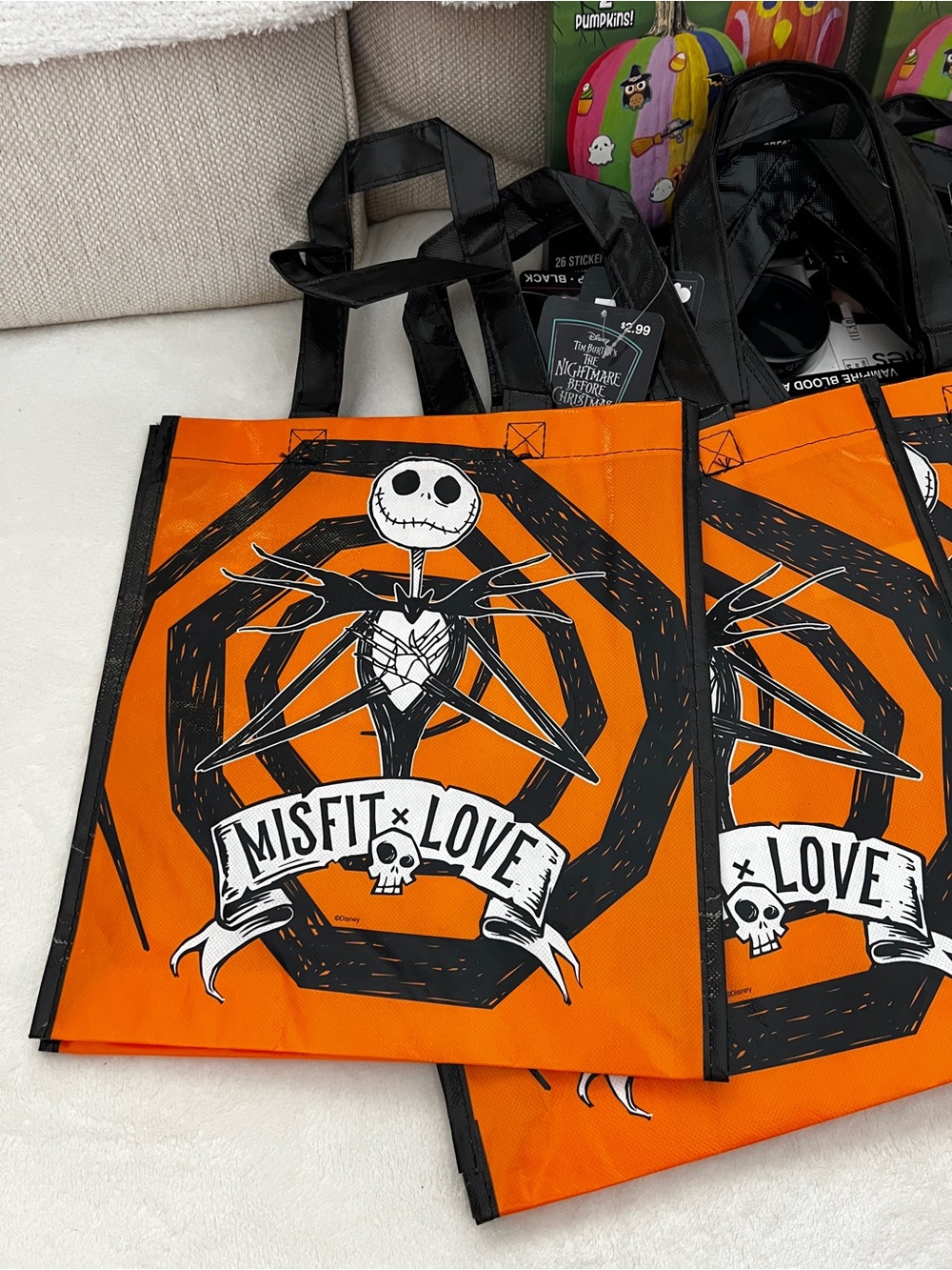 Lot of 10 Halloween items bags decorations and makeup - Picture 11 of 11